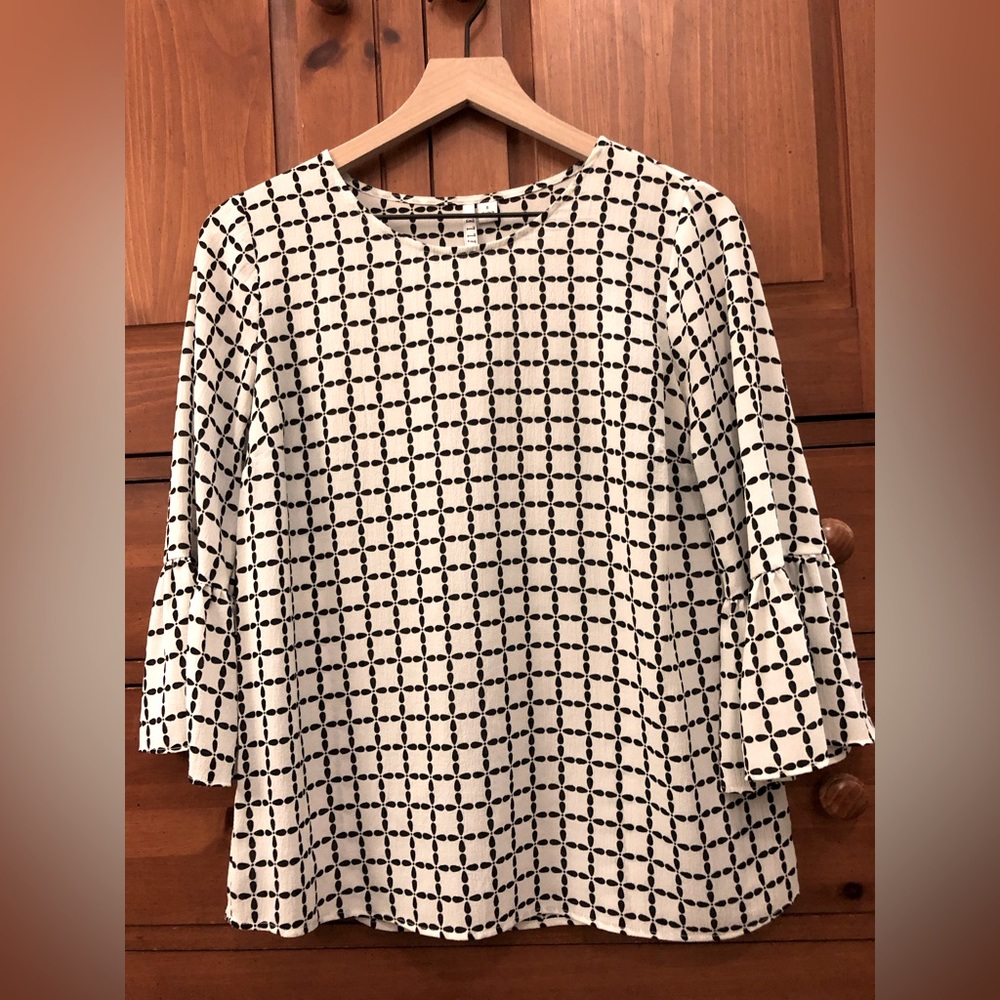 Elle Bell Sleeve Blouse, Size Small